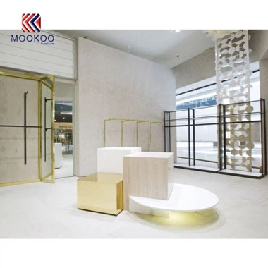 Viseče okovje za prodajalne