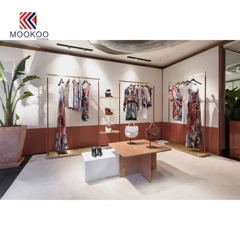 Kovinsko stojalo za oblačila