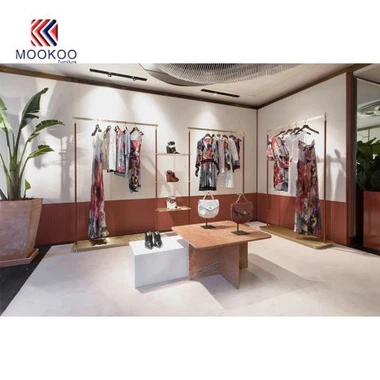 Kovinsko stojalo za oblačila